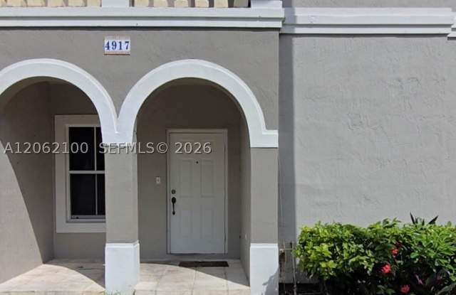 4917 SW 141st Ave Gallery 1