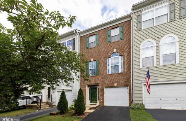10159 PALE ROSE LOOP - 10159 Pale Rose Loop, Linton Hall, VA 20136