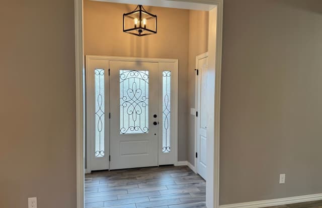 Spacious 4 bed, 2 bath brick home with 2-car garage in Stone Lake Estates! Gallery 4