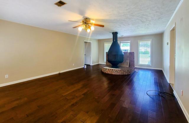 305 Valleyvue Court Gallery 4