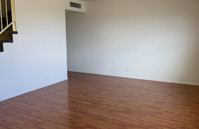 121 E 14th Pl Gallery 2