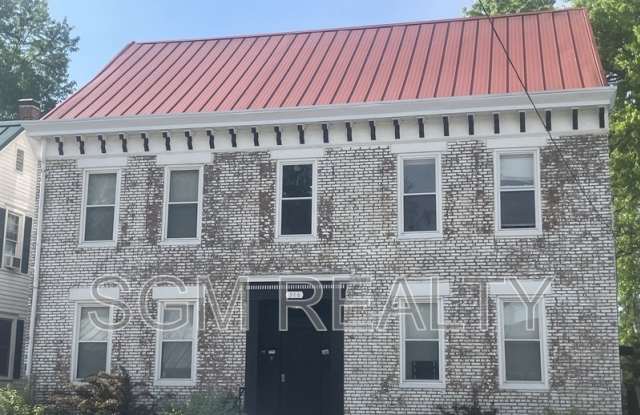 316 W Mill St Gallery 1