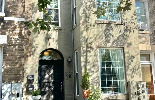 Sparkling Duplex in Columbia Heights Gallery 1