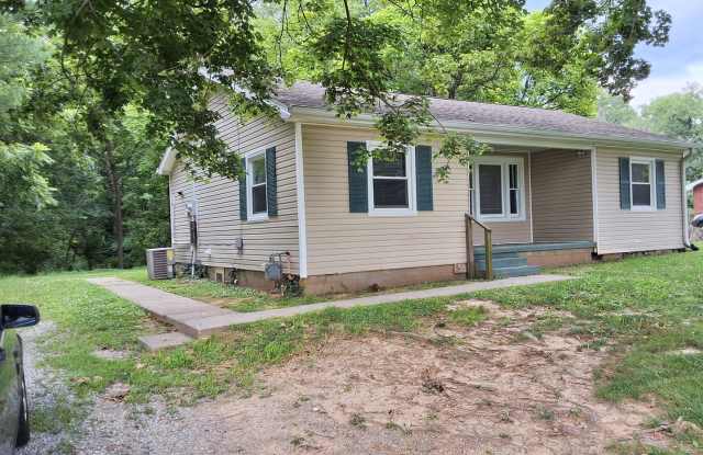 Charming 3 Bed, 1 Bath Home Radcliff City Limits, Minutes Away From Fort Knox!! Gallery 3