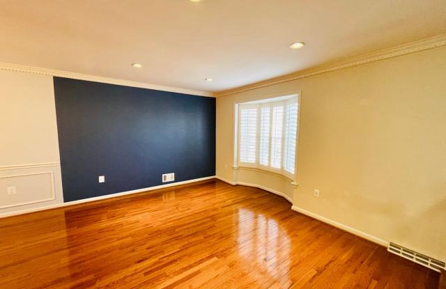 TYSONS STATION - HANDY TO METRO - BEAUTIFULLY MAINTAINED TOWNHOUSE photos photos