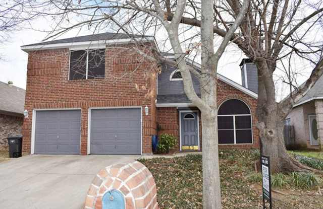 Lovely 3-2-2 in Ft. Worth in Desirable Location! - 513 Kelley Court, Fort Worth, TX 76120