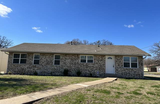 4201 Alicia Ln - 4201 Alicia Lane, Balch Springs, TX 75180