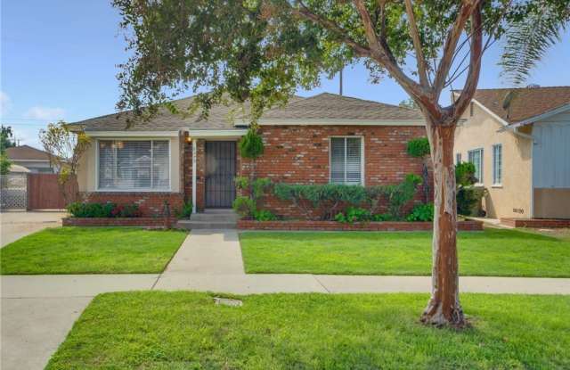 9378 Prichard Street Gallery 2