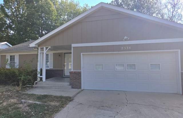 3 Bedrooms 2 Full Baths In Southwest Springfield! $1395 Gallery 1