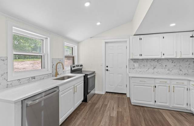 Beautifully Updated 3-Bedroom Home with Spacious Yard & Driveway in Pine Hill photos photos Beautifully Updated 3-Bedroom Home with Spacious Yard & Driveway in Pine Hill photos photos
