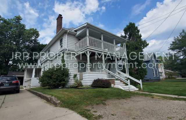 412 N. West Ave Apt #2 - 2 photos photos