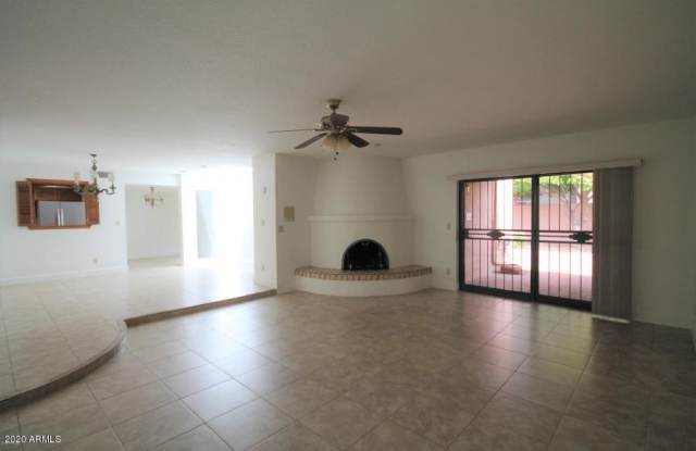 8246 E VIA DE LA ESCUELA -- Gallery 3