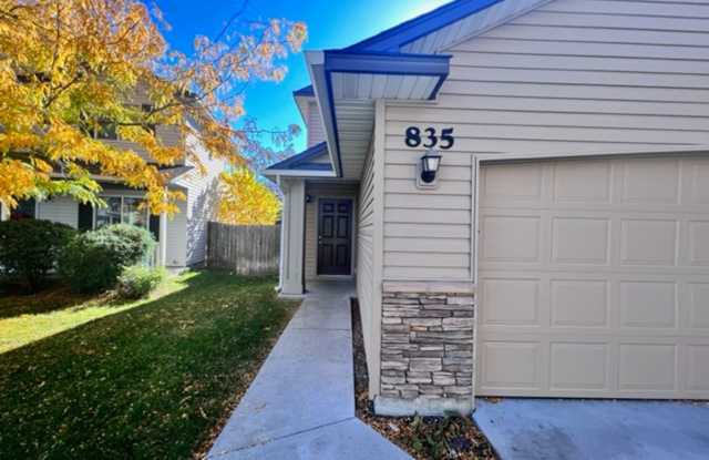 Desirable Lyndhurst Grove Subdivision | Charming 4 Bedroom Home! Gallery 3