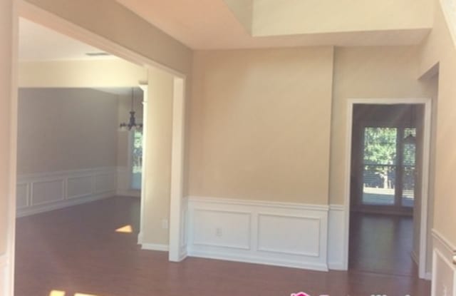 6440 Barwick Ln Gallery 2