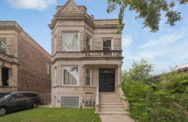1944 S Springfield Avenue Gallery 1