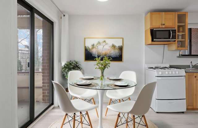 1581 N COLONIAL Terrace Gallery 4