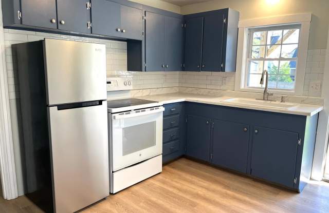 2BR/1BA Available Now!! - Newly Renovated!! All Utilities Included!! - 183 Frances Street, Portland, ME 04102