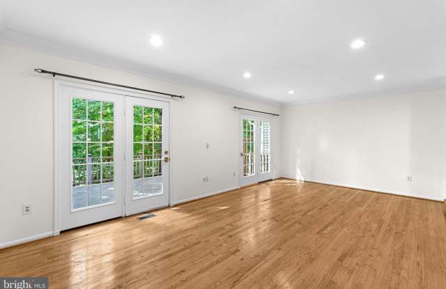 7877 PAINTED DAISY Drive Gallery 3