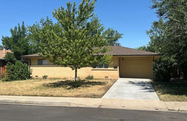 Spacious 3 Bedroom House with Attached Garage and Large Yard! photos photos Spacious 3 Bedroom House with Attached Garage and Large Yard! photos photos