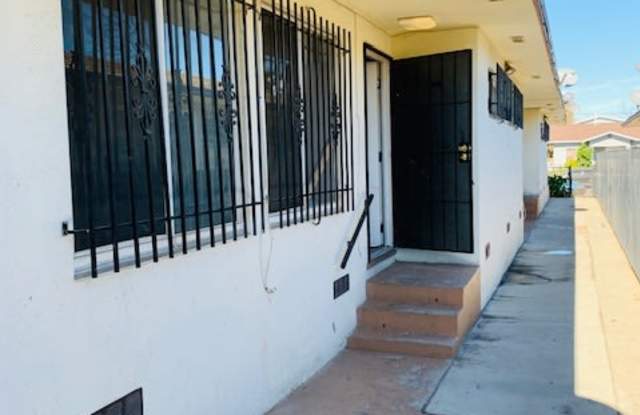1336 1/2 West 94th Street - 1340 1/2 Gallery 2