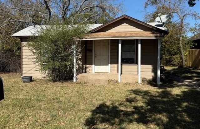 1711 W Groesbeck Street photos photos