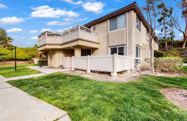 Great 2 Bedroom / 1 Bathroom Main-Level Unit – Prime Location! photos photos