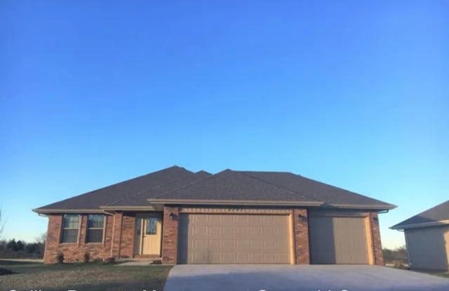 5761 W Alexa Ln - 5761 West Alexa Lane, Greene County, MO 65802