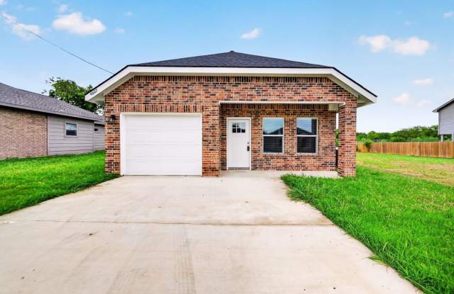4607 Spencer Street photos photos