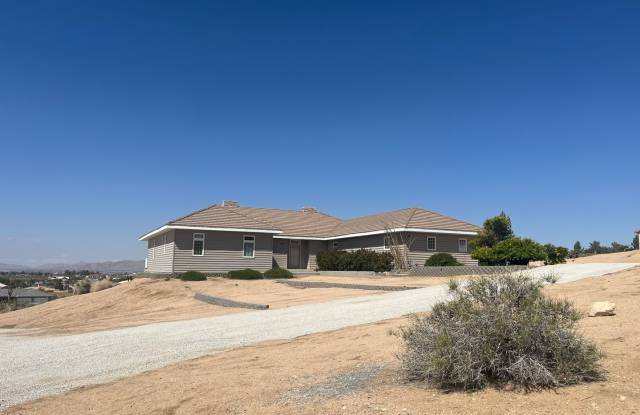 3 bedroom 2.5 bath in the Mariana Ranchos !! photos photos