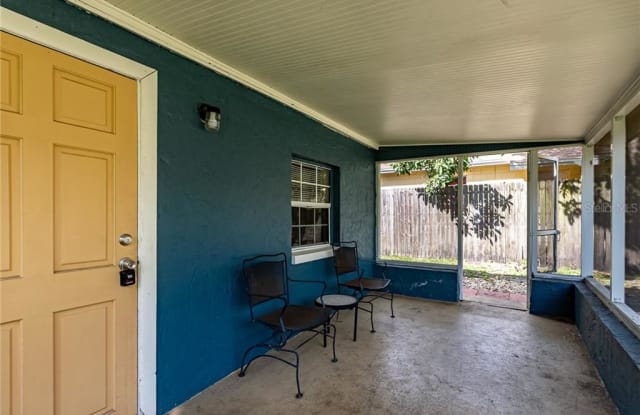 7006 N PALMETTO LANE - 7006 North Palmetto Lane, Tampa, FL 33604