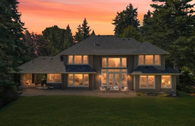 Beautiful Home in Semiahmoo! photos photos