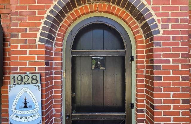 1928 Winona Avenue Gallery 3