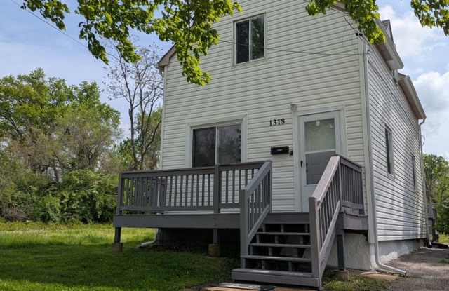 Pretty on Pennsylvania - 3 Bedroom, 1.5 Bathroom House! photos photos