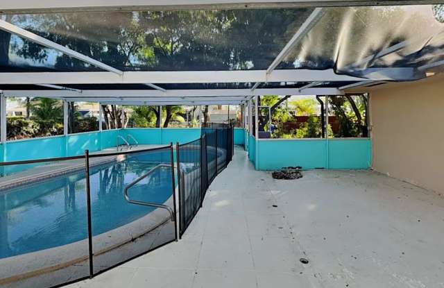 1306 N 46th Ave photos photos