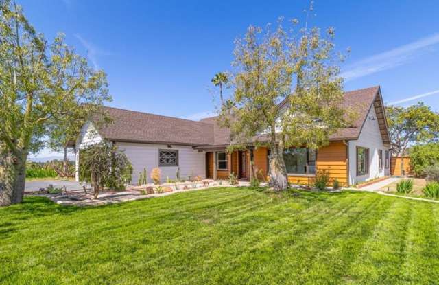 Amazing views at this 4 bedroom renovated Fallbrook home in a quiet neighborhood with a loft office/space photos photos