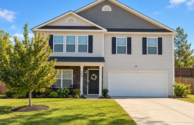 SPACIOUS 4-BEDROOM HOME WITH MODERN COMFORTS Gallery 1