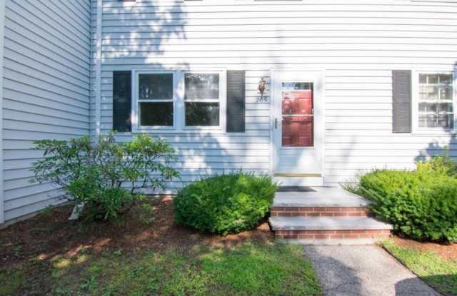 265 Winding Pond Road - 265 Winding Pond Road, Londonderry, NH 03053