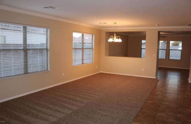 7952 W Mission Ln Gallery 2