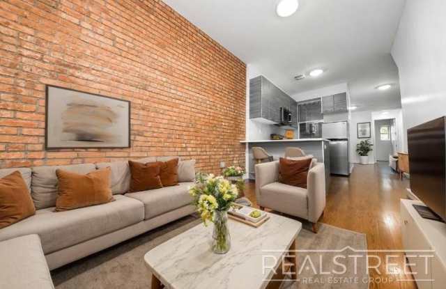 890 Jefferson Avenue Gallery 1