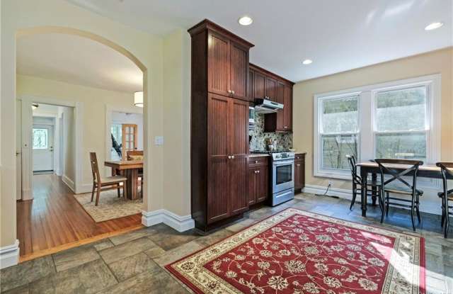 36 Cottage Avenue Gallery 4