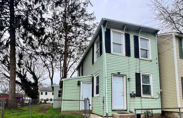 3 Bedroom 2 Bath City Home Available photos photos