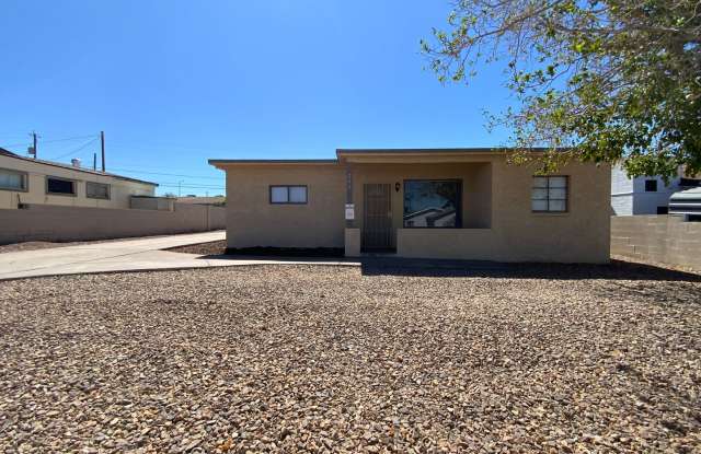 3 Bedroom 2 Bath Home in Henderson! Gallery 1