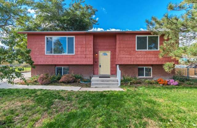 360 S Belaire Cir photos photos