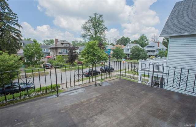 295 Summit East Gallery 4