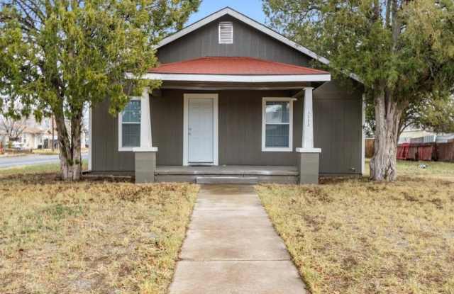 1322 N Lincoln Ave photos photos