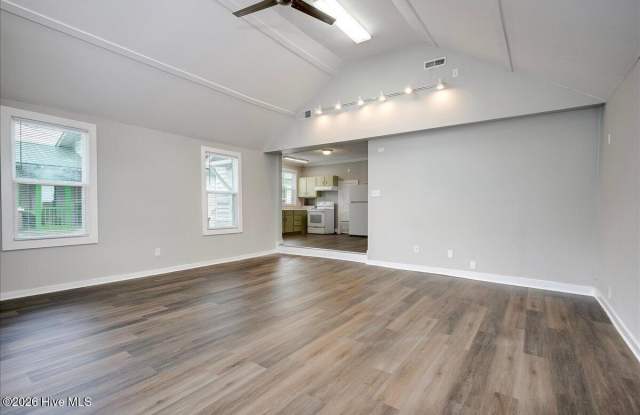 1736 Fenwick Street Gallery 3