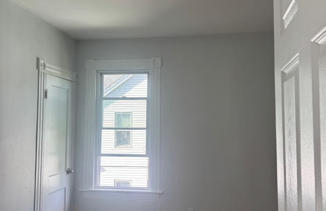 204 Alder Street - 3 photos photos