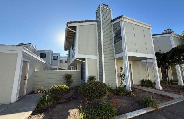 Charming 3-Bedroom Townhome in Canyon Country with Community Pool  Spa! photos photos