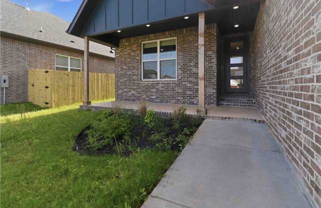 1240 Mammoth Street Gallery 2