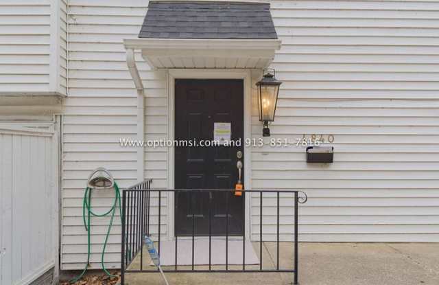 4840 Belleview Avenue Gallery 2